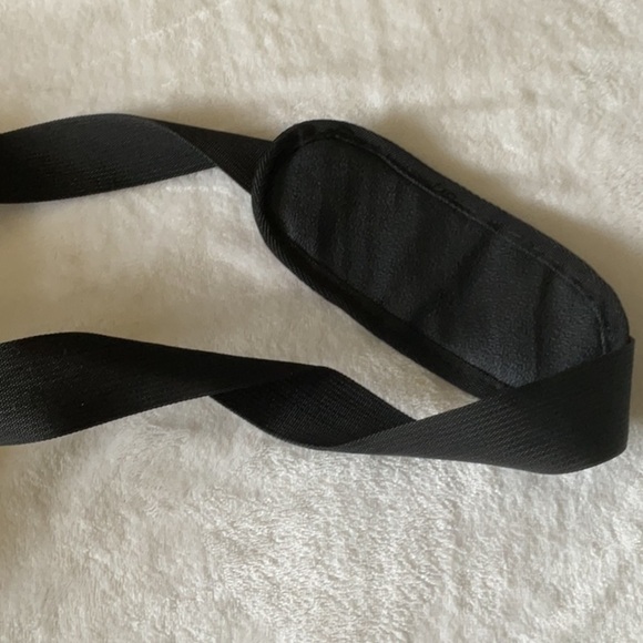 Roots Red Messenger Bag 2004 olympics new - Picture 4 of 4